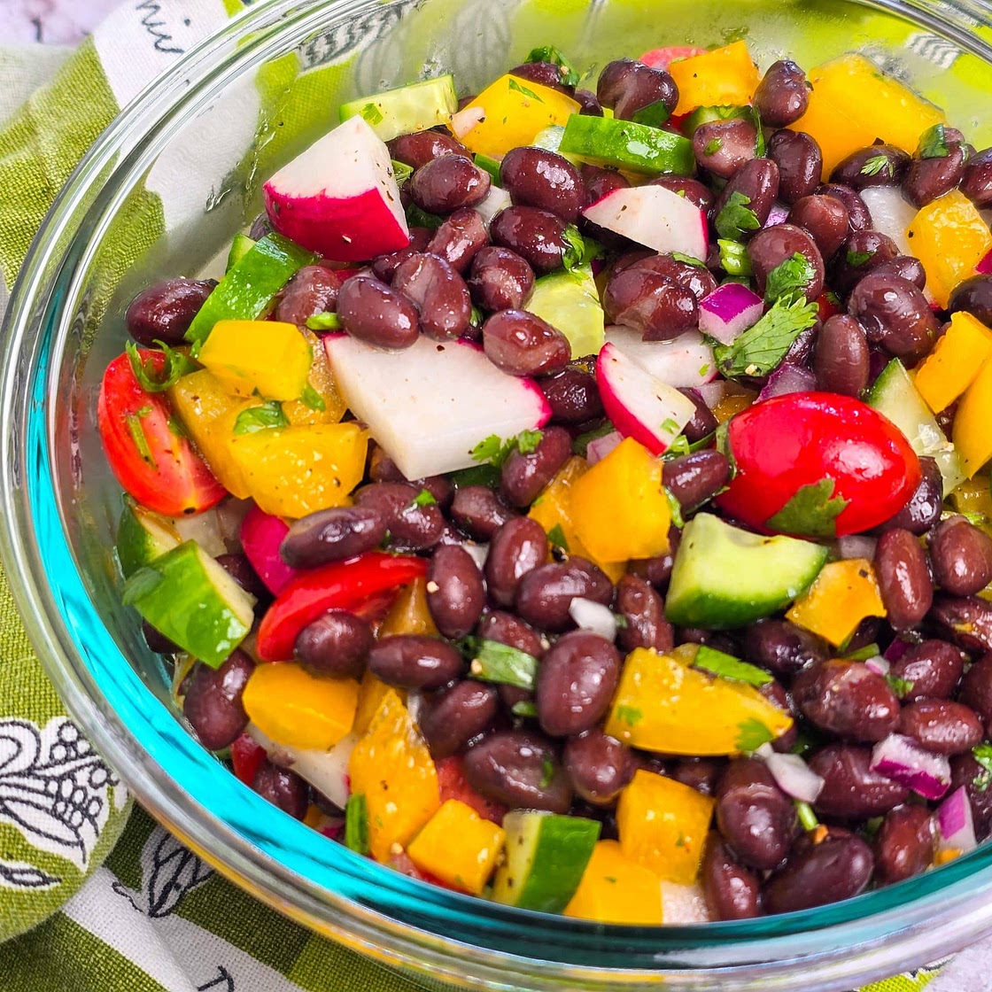 Black Bean Salad with Vegetables and Vinaigrette