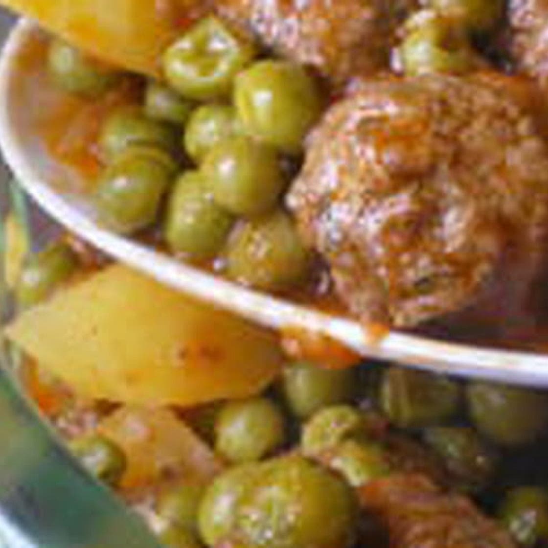 Mijoté de boulettes aux petits pois