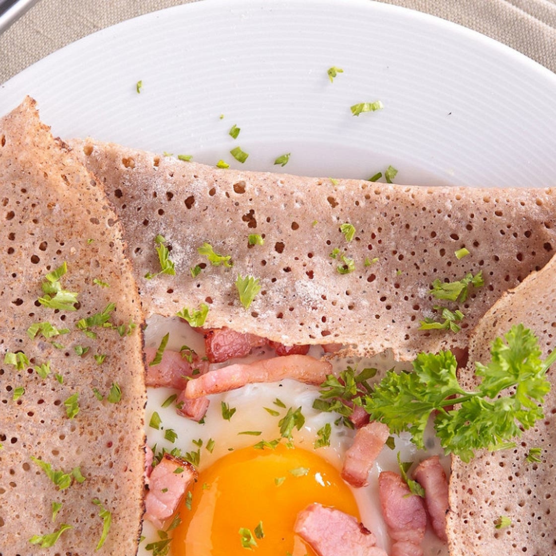 Galette complète oeuf, jambon et comté