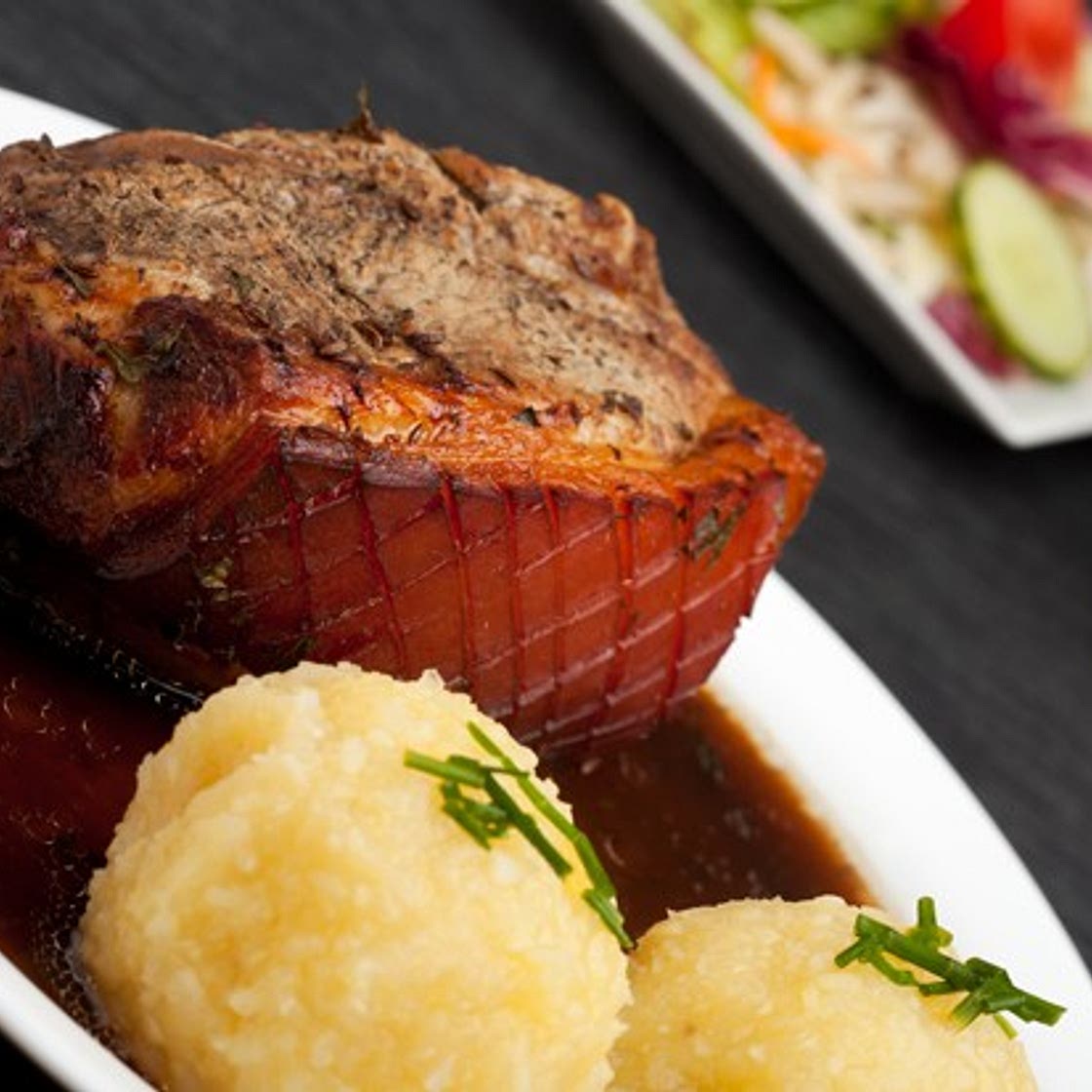 Saftiger Schweinsbraten