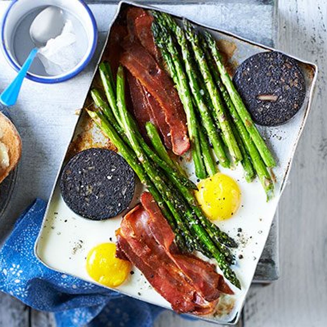 Big breakfast with asparagus