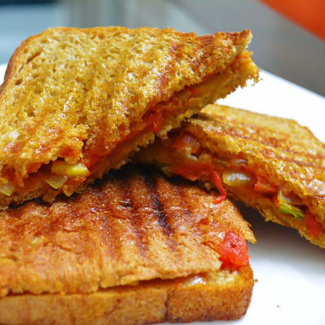 Spicy Onion Tomato Masala Sandwich Recipe
