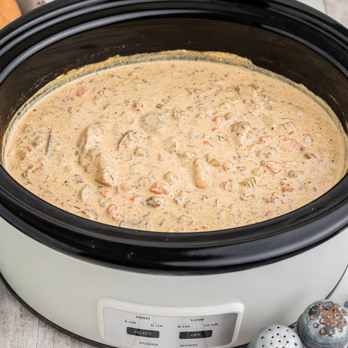 Slow Cooker Cheeseburger Soup