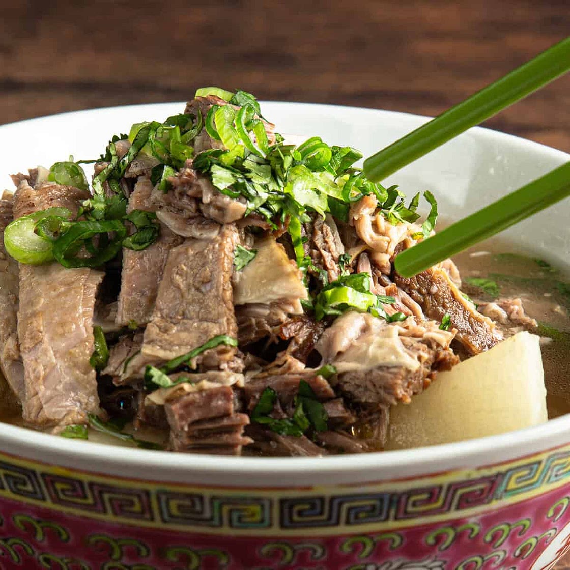 Instant Pot Chinese Beef Brisket Soup (清湯牛腩)