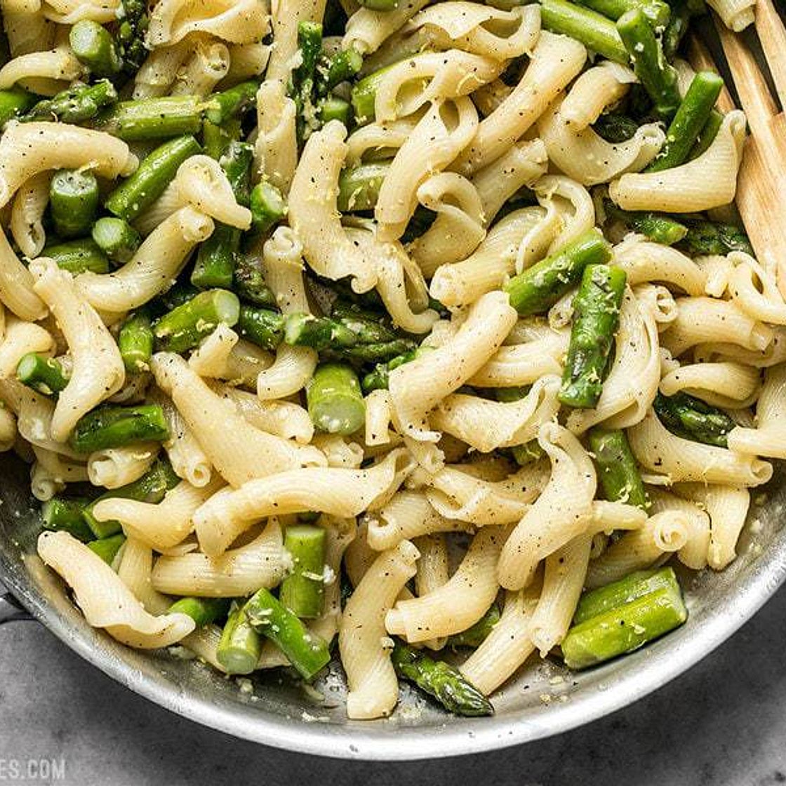 Lemon Garlic Asparagus Pasta