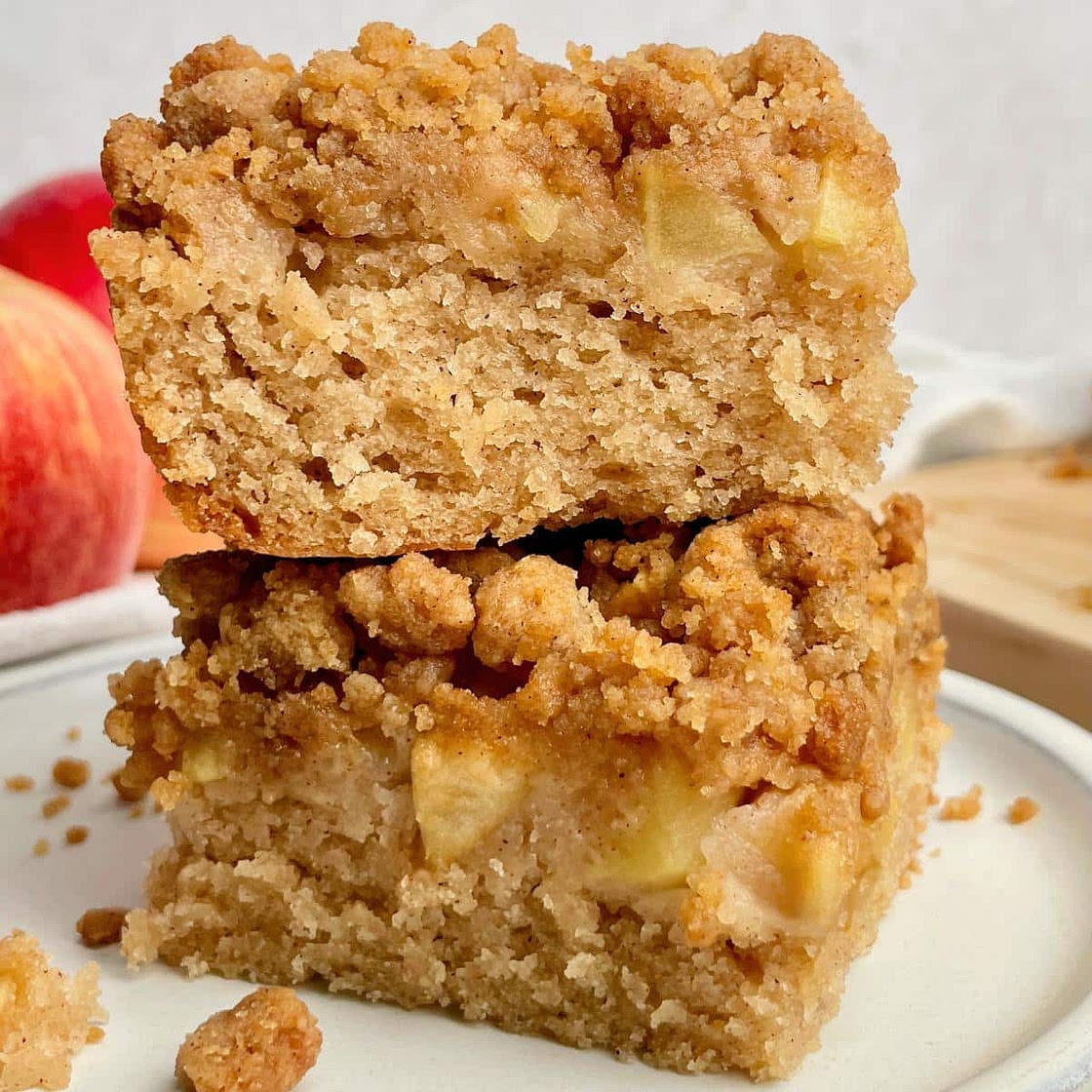 Vegan Apple Crumble Cake
