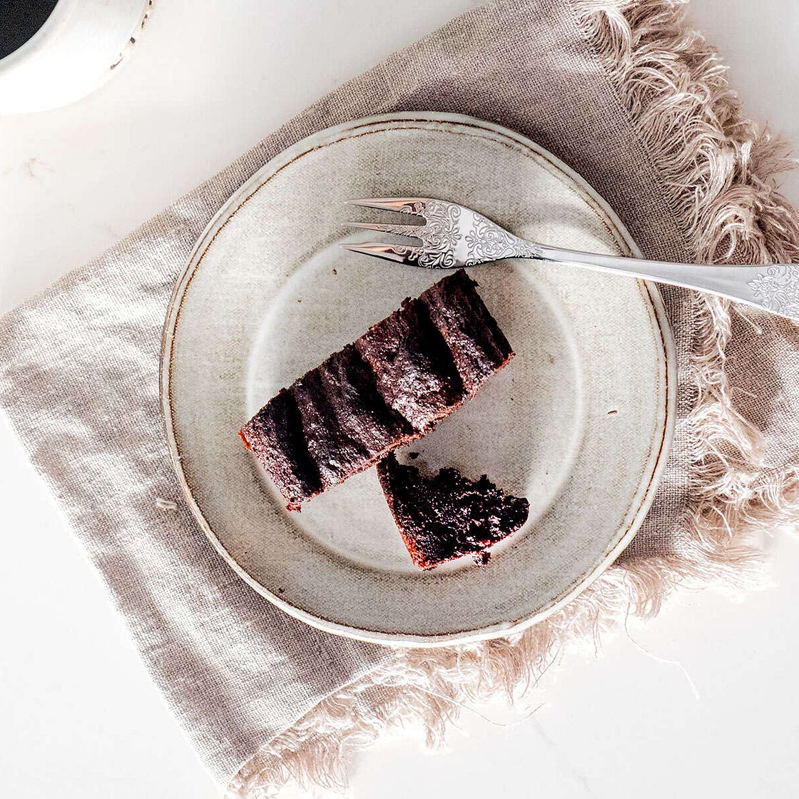 Keto Sugar Free Chocolate Cake [Video+Recipe]