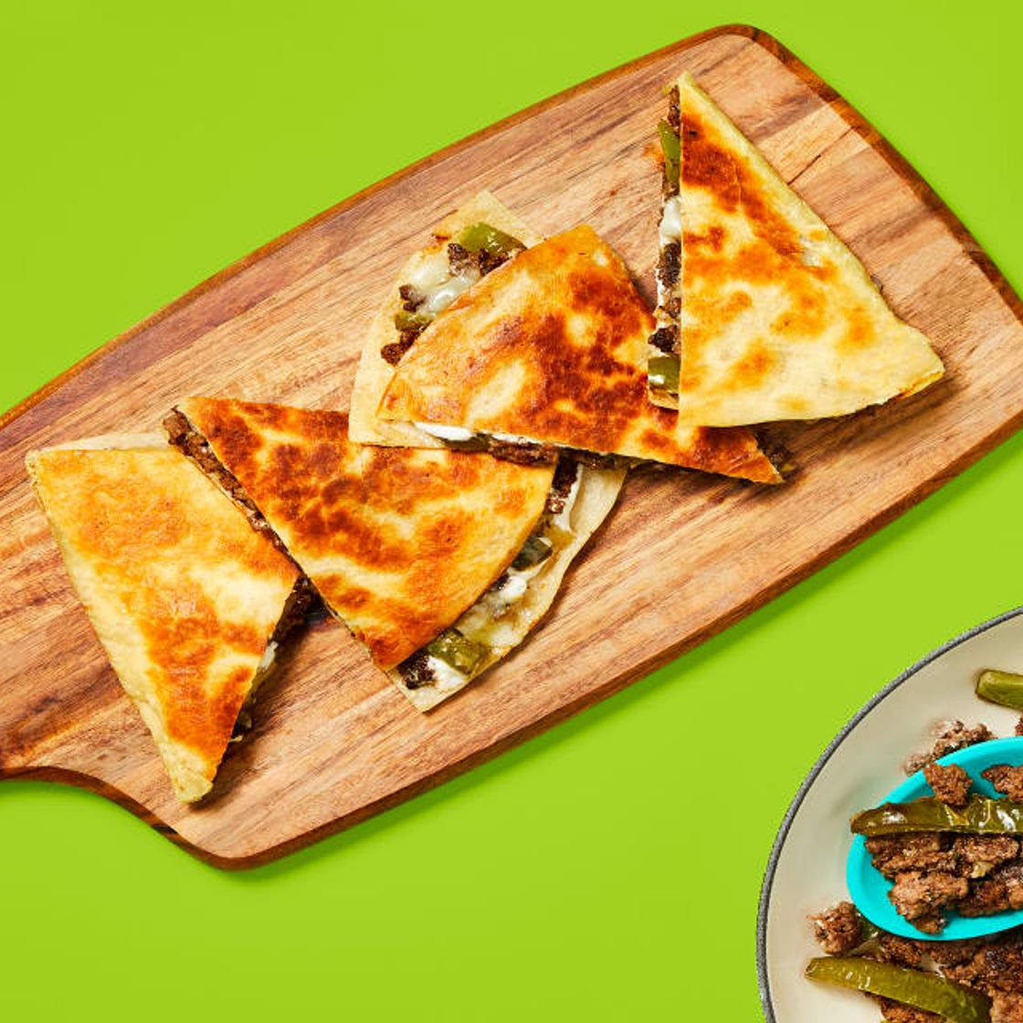 One-Pan Cheesy Beef Tortilla Melts with Green Bell Pepper & Spicy Cream Sauce