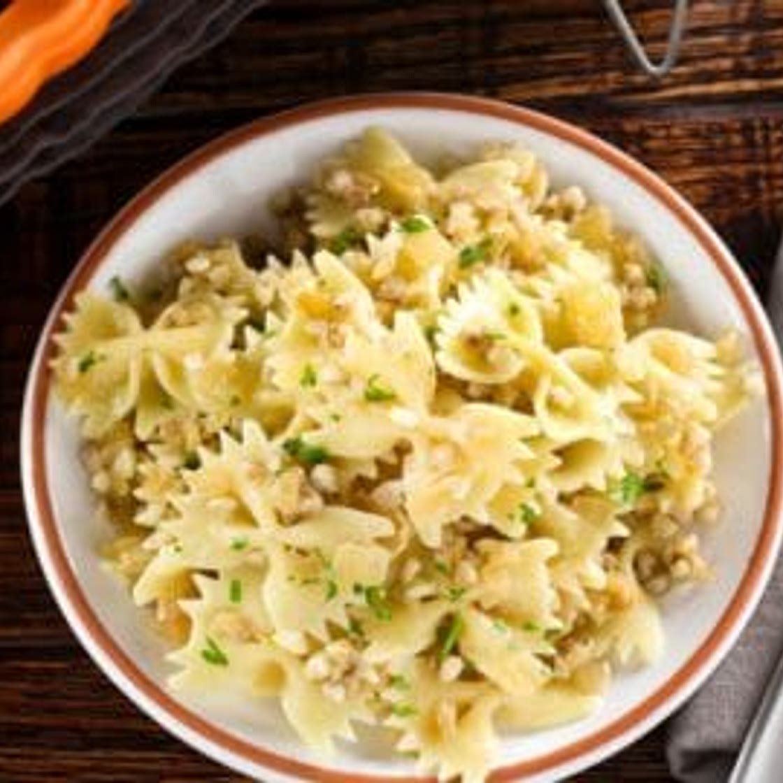 Kasha Varnishkes (Kasha and Bows)