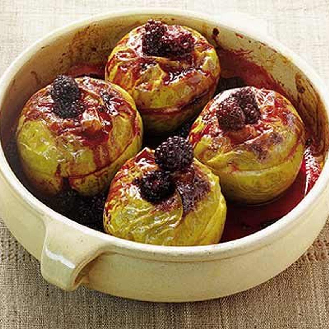 Spiced roasted apples & blackberries