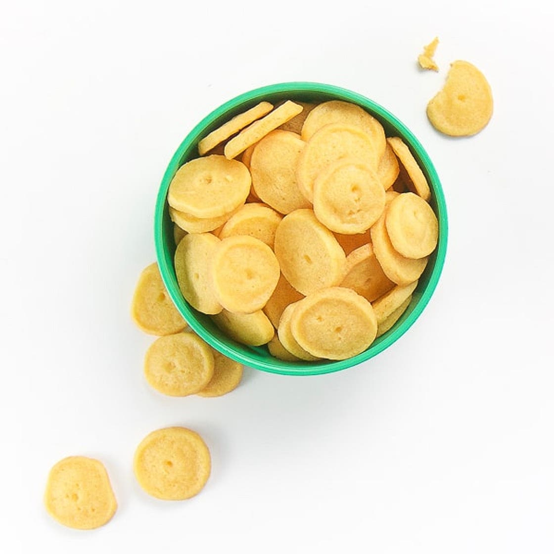 Homemade Baked Cheese Crackers for Baby & Toddler (no rolling!) | Baby Foode