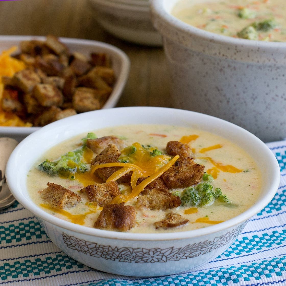 Easy Broccoli Cheese Soup Recipe