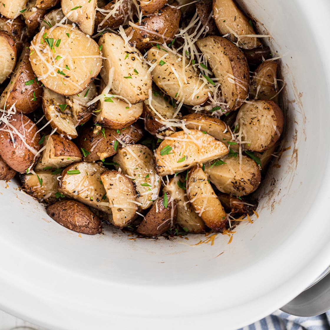 Slow Cooker Garlic Parmesan Potatoes