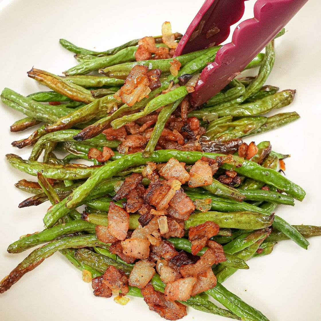 Roasted Green Beans with Bacon (SUPER EASY!)