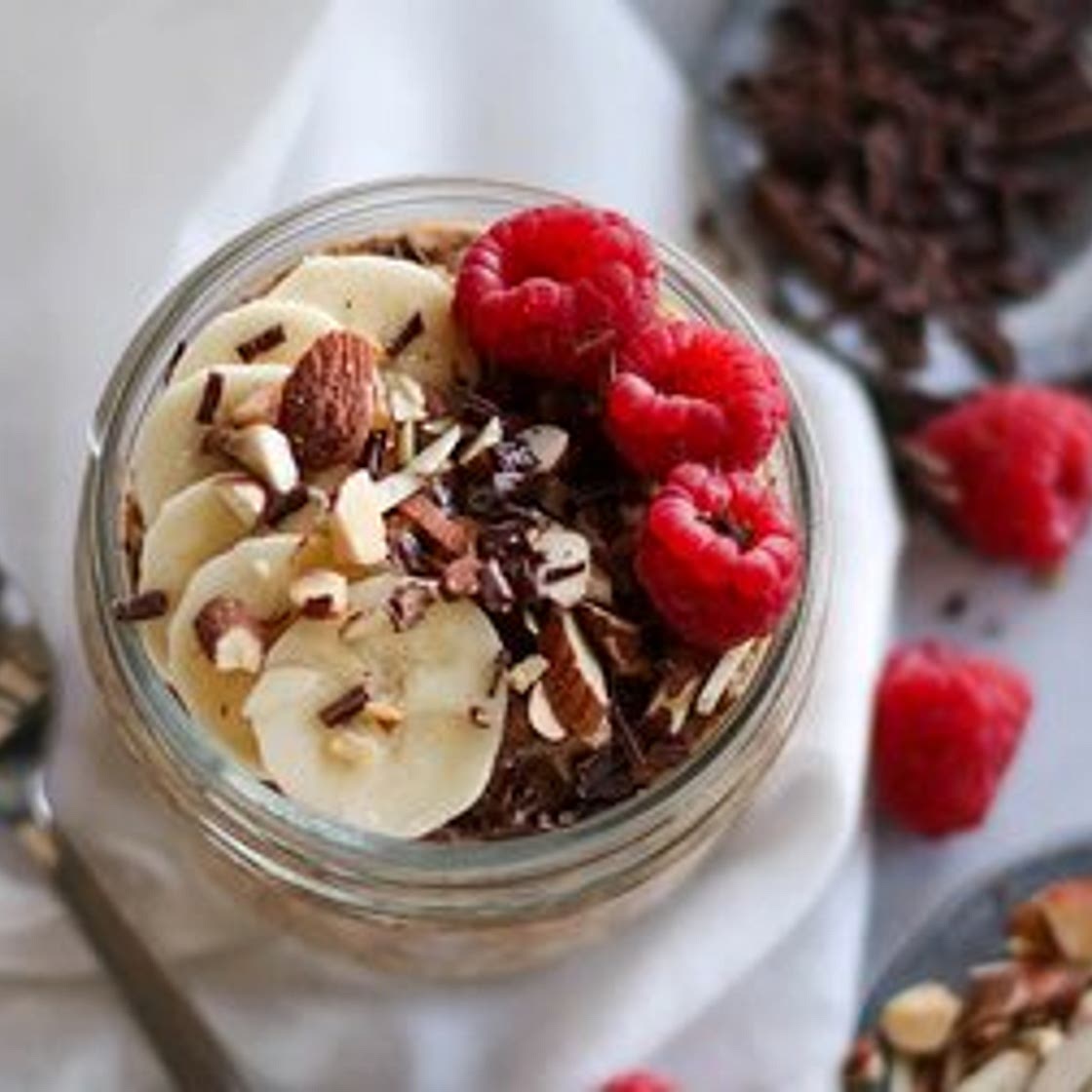 Almond Chocolate Overnight Oats