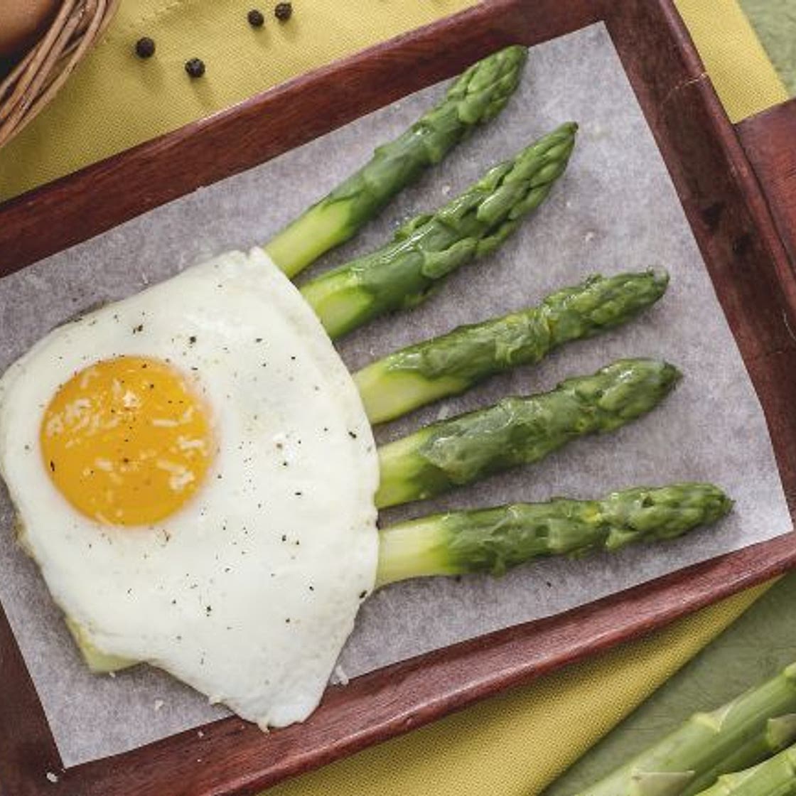 Asparagi alla milanese