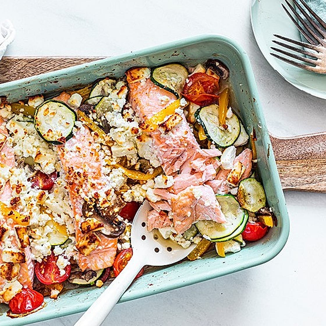 Low-Carb-Lachs mit Ofengemüse