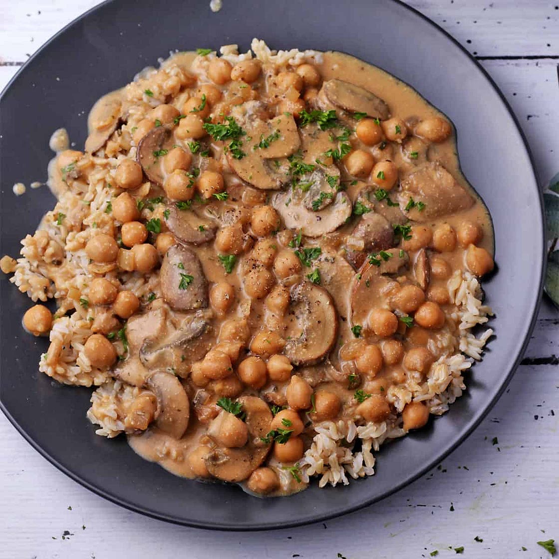 Creamy Chickpea and Mushroom Vegan Stroganoff