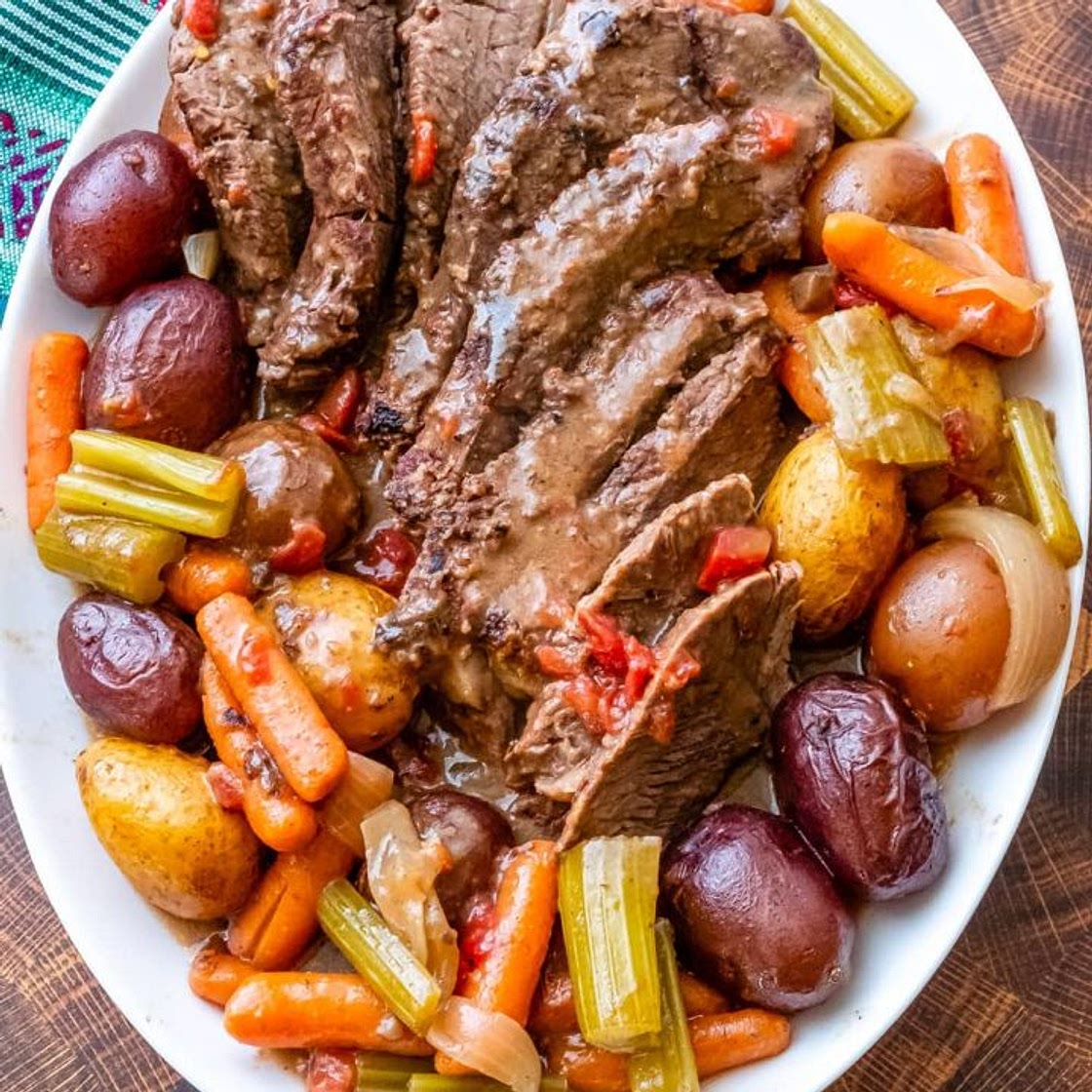EASY BEEF SHOULDER ROAST WITH VEGETABLES