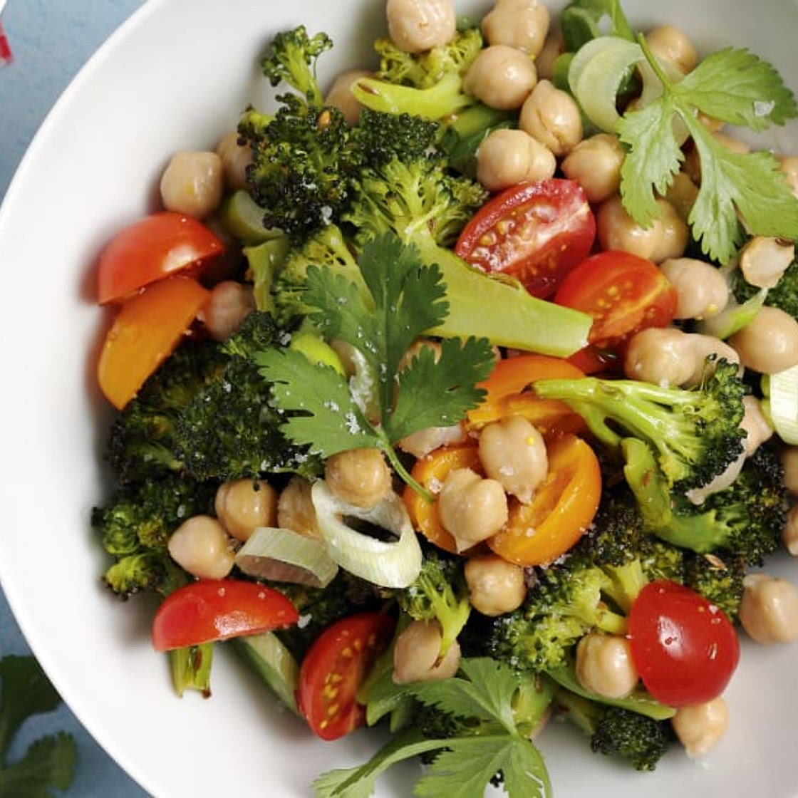 Gebackener Broccolisalat (Low Carb)