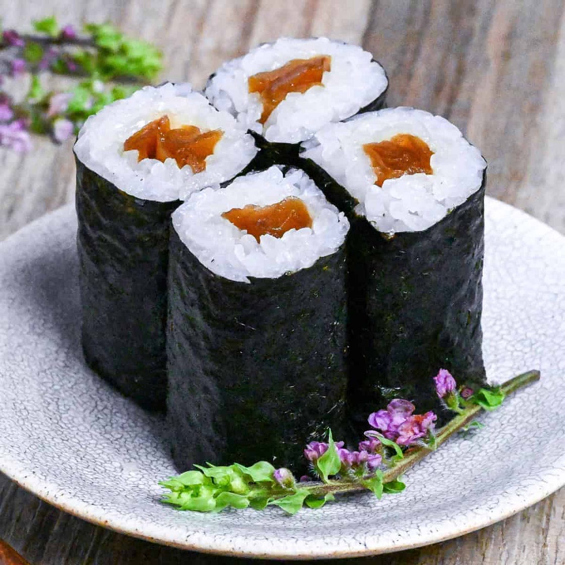 Kanpyo Maki (Simmered Gourd Sushi Rolls)