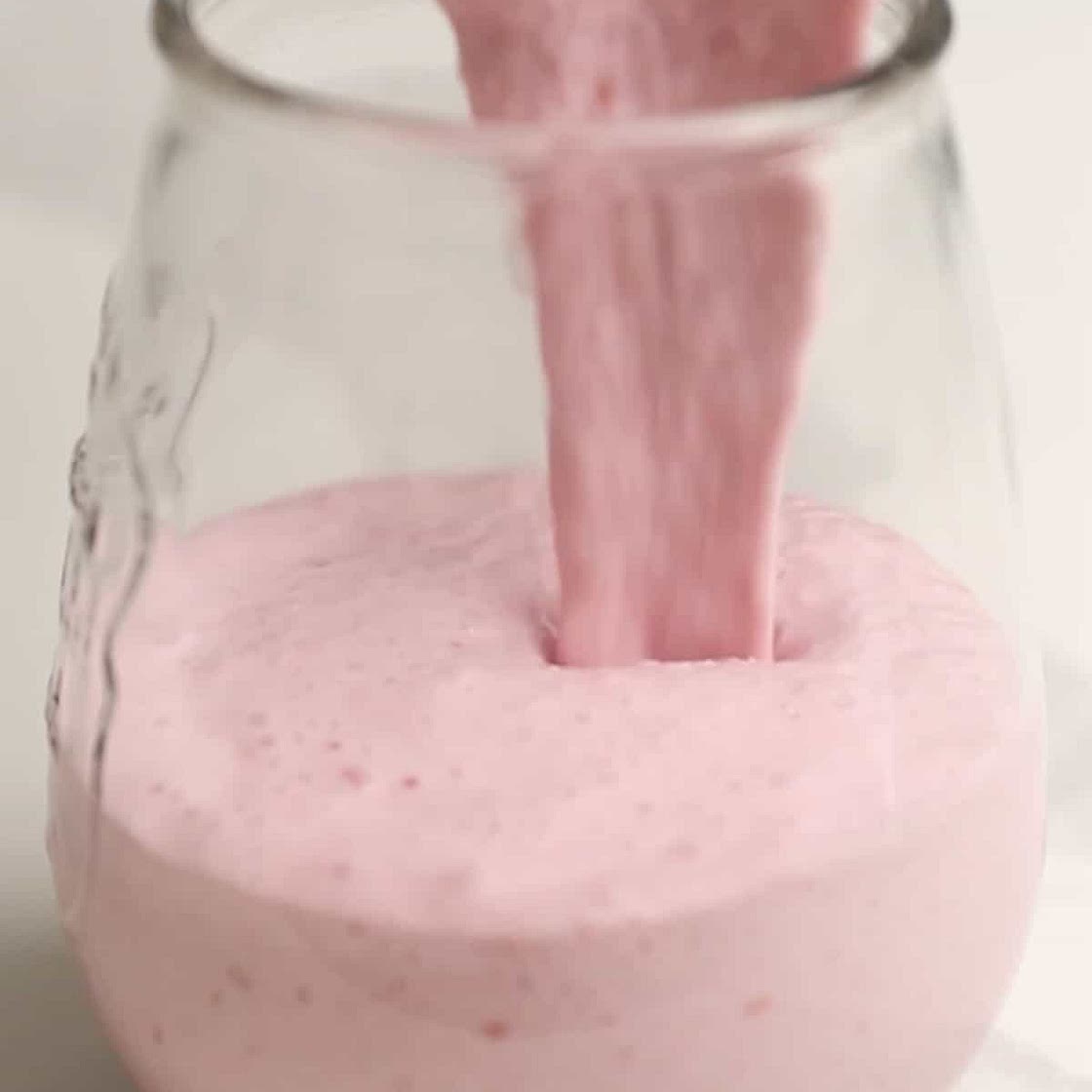 Strawberry Cheesecake Keto Smoothie Recipe