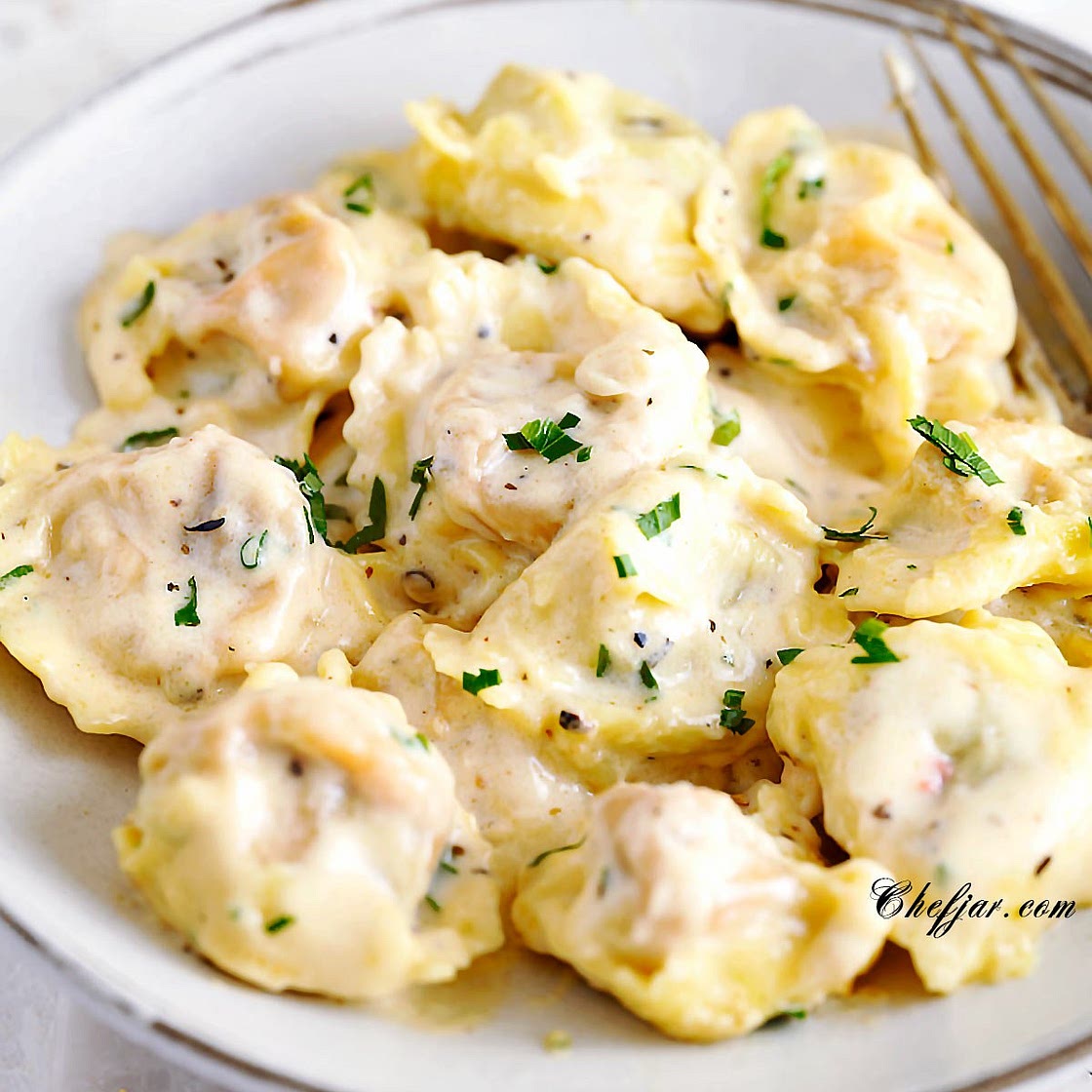 Best Creamy Garlic Butter Sauce for Tortellini