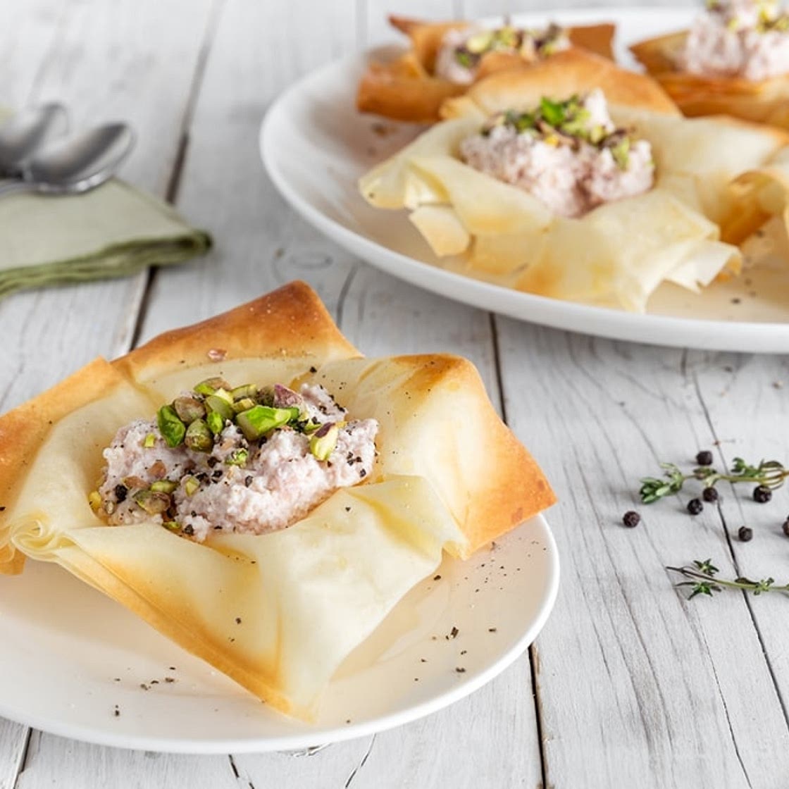 Cestini croccanti con mousse di mortadella