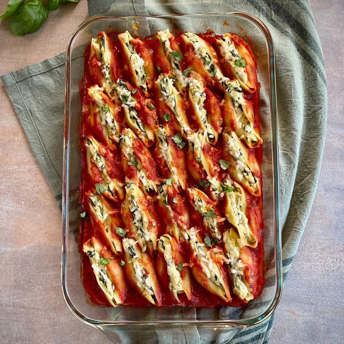 Vegan Stuffed Shells with Spinach and Zucchini