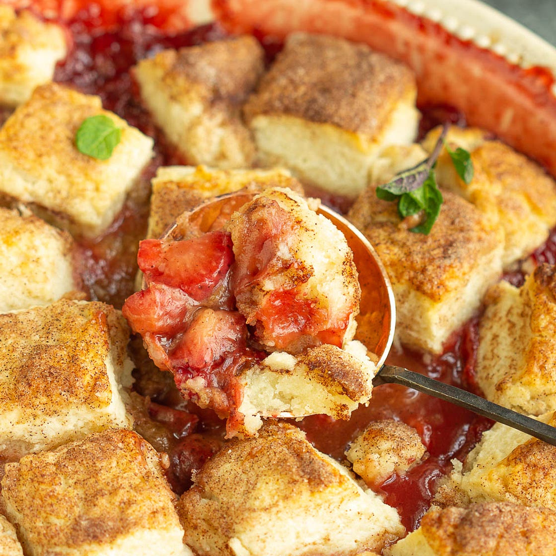 SOUTHERN HOMEMADE STRAWBERRY COBBLER RECIPE