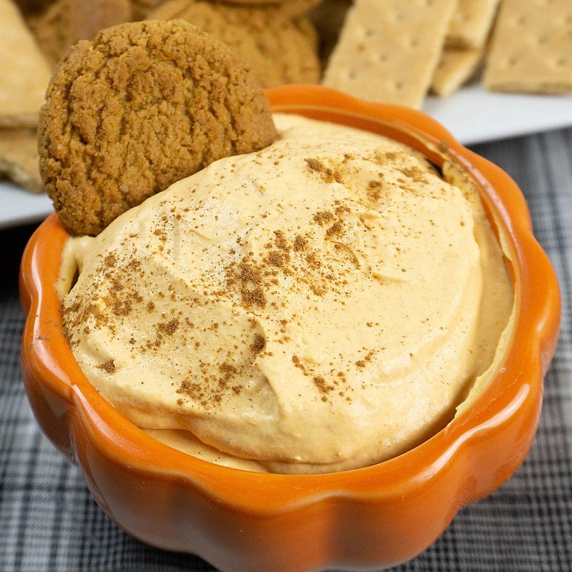 Pumpkin Cheesecake Dip (Pumpkin Fluff)