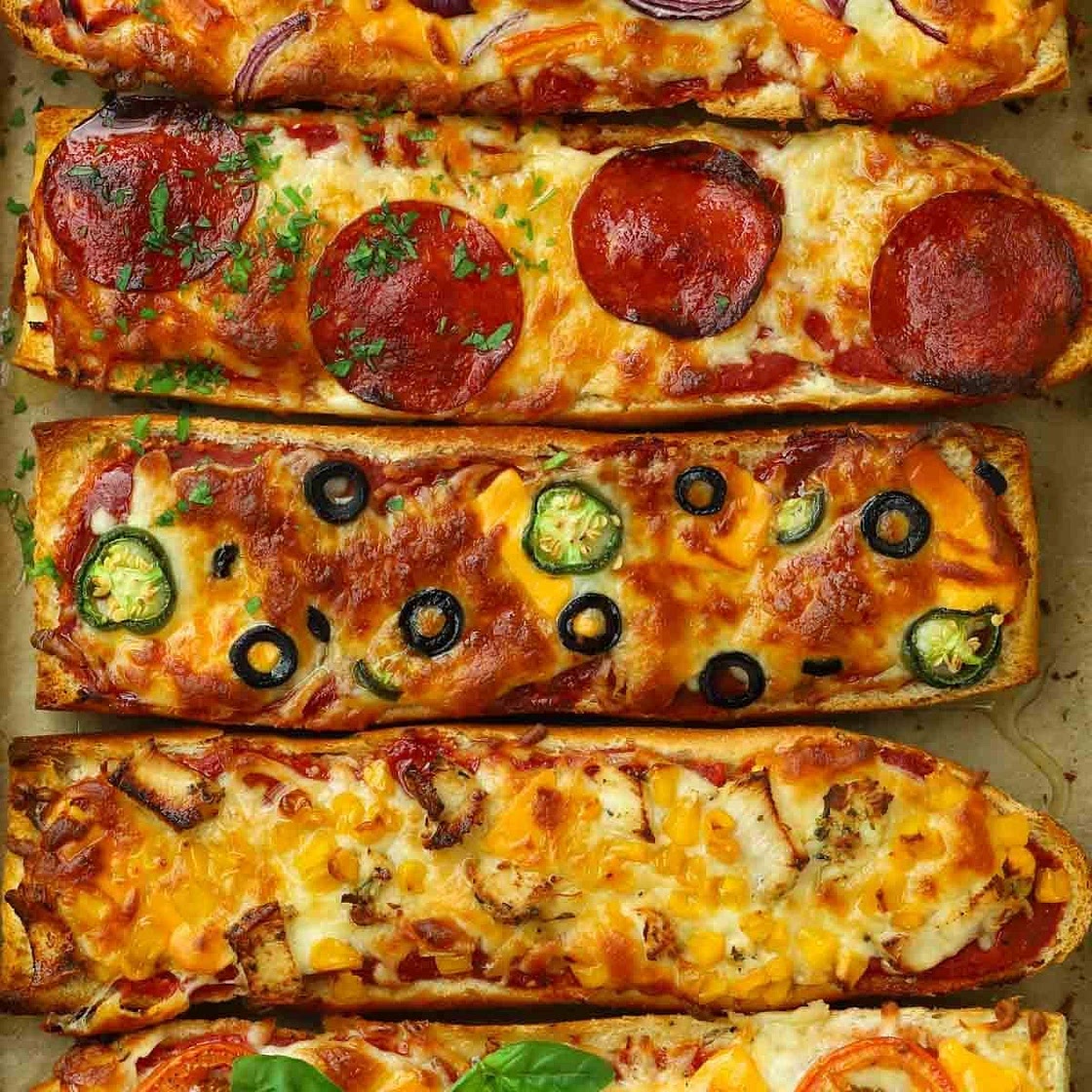 French Bread Pizza {Easiest Ever Recipe!}