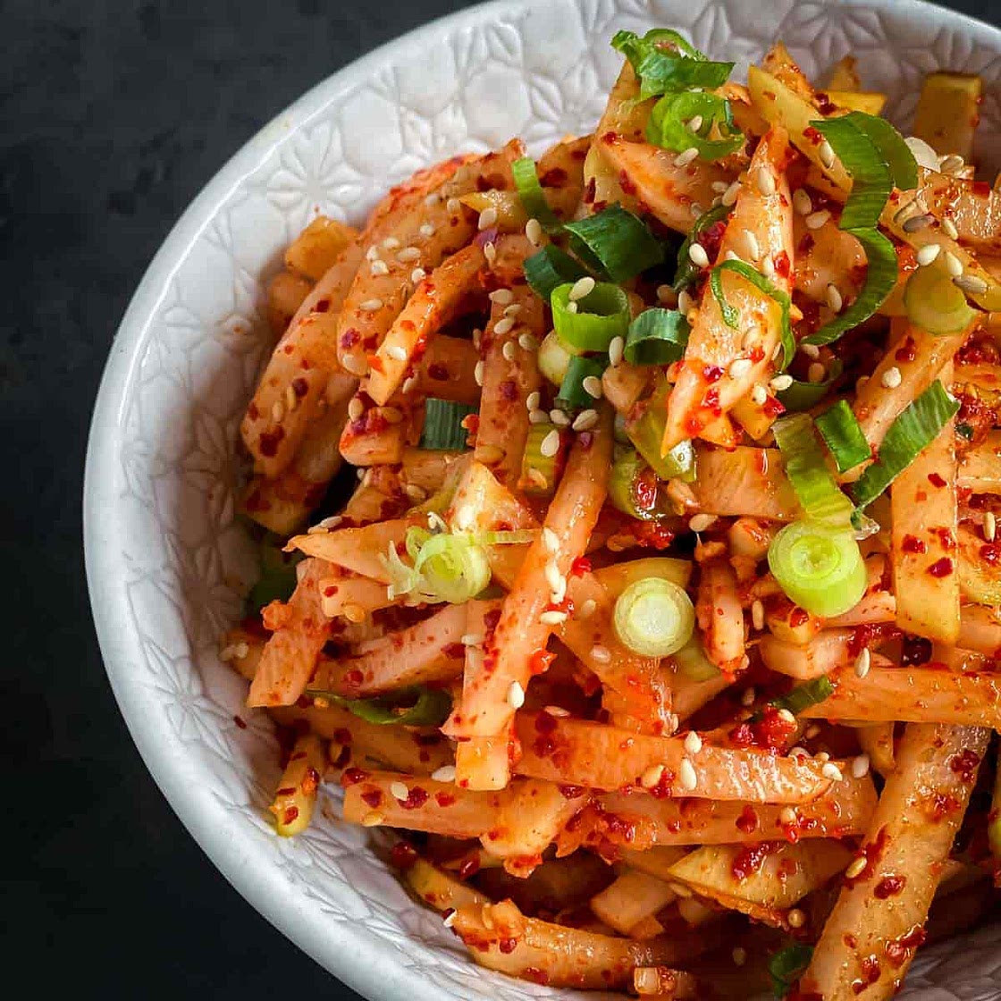 Korean Radish Salad - Musaengchae (무생채)