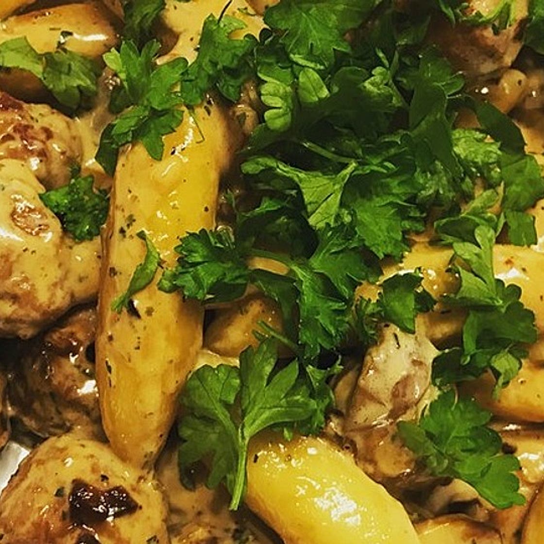 Schupfnudelpfanne mit Bratwurstklößchen