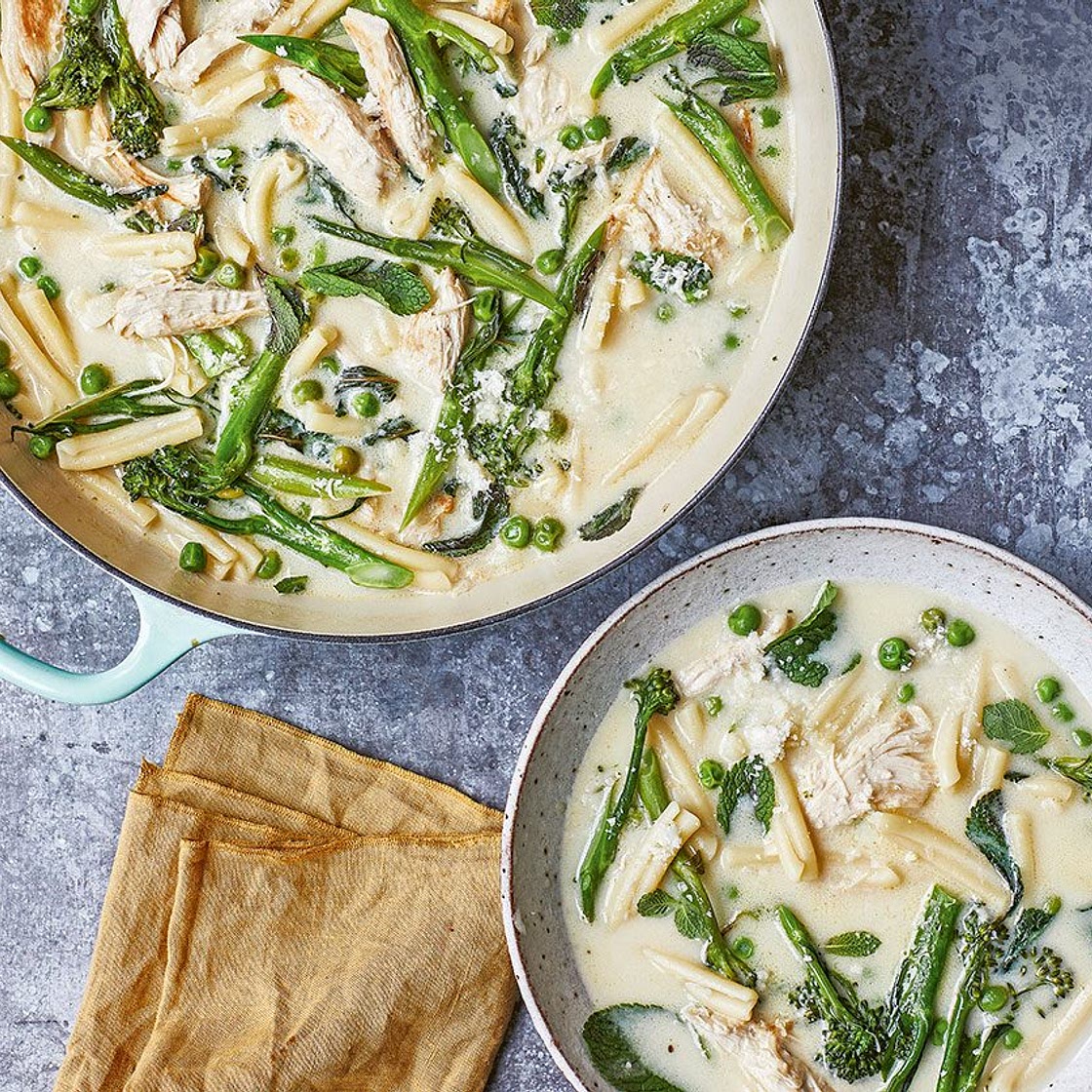 Creamy one-pan chicken & broccoli pasta