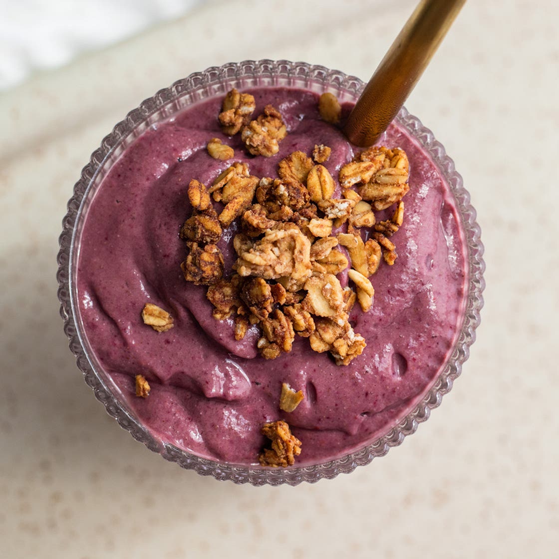 Blackberry Avocado Banana Smoothie with Cauliflower (vegan)