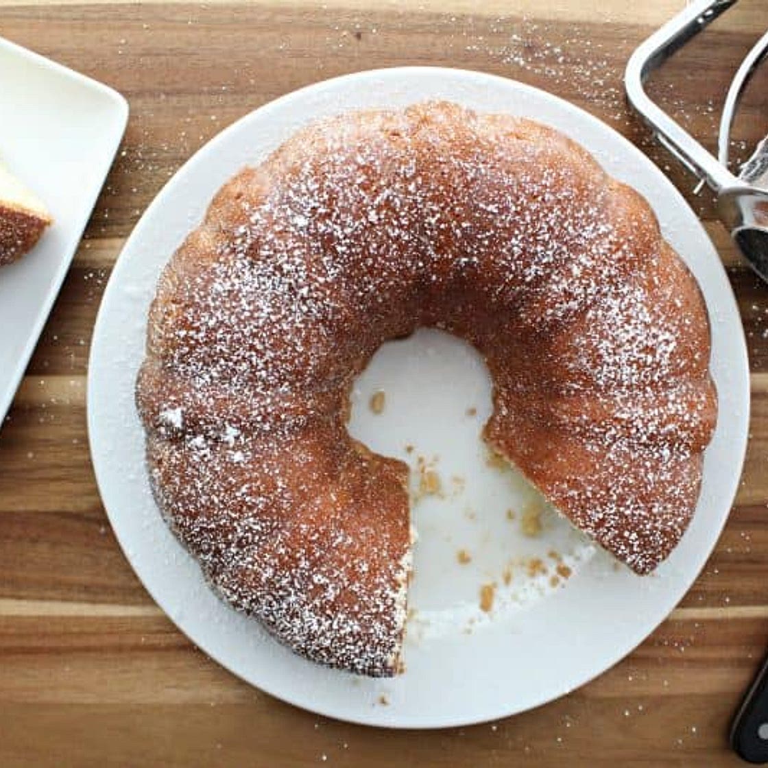 Old Fashioned 7 Up Pound Cake with a Lemon-Lime Glaze