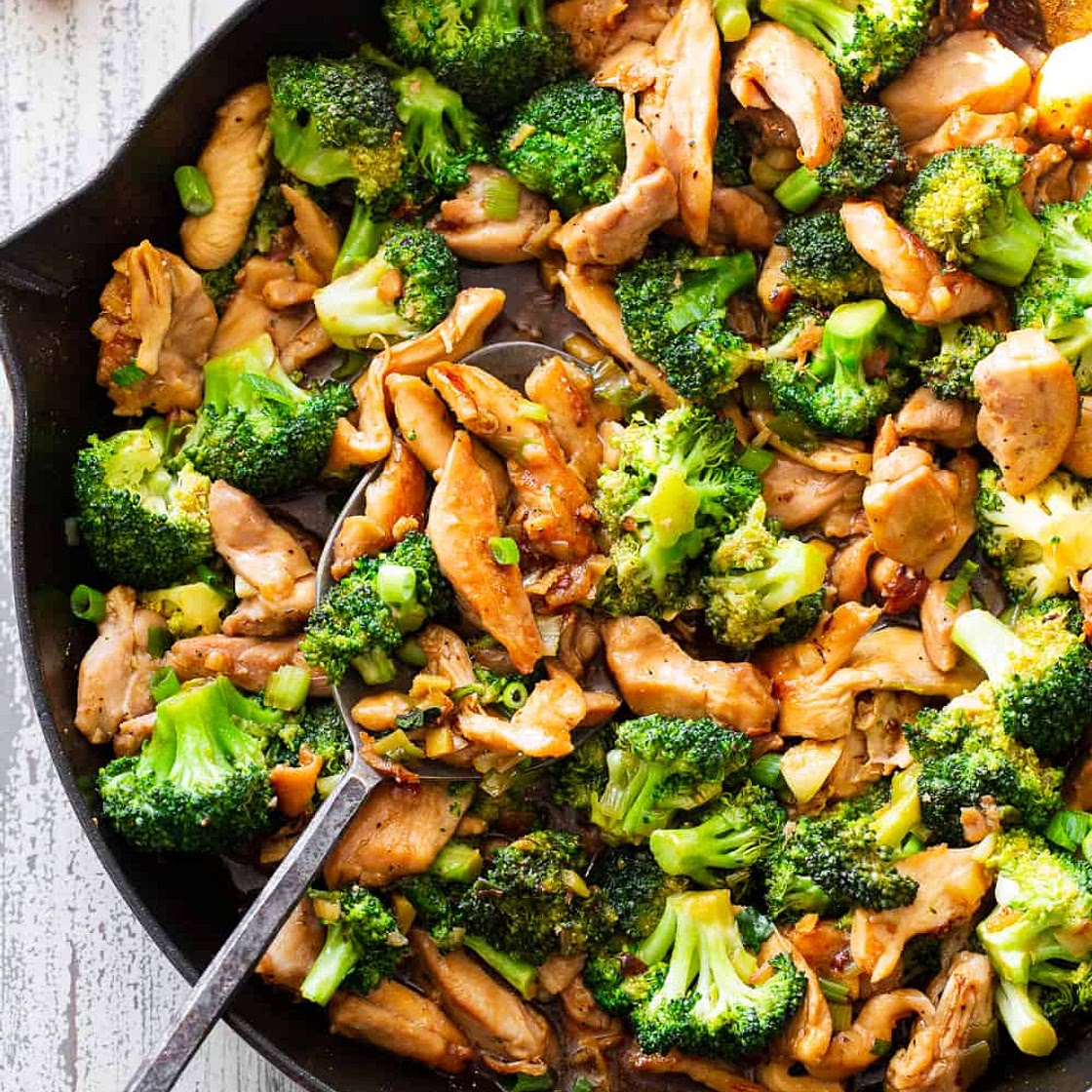 Paleo Chicken and Broccoli Stir Fry {Whole30, Keto}