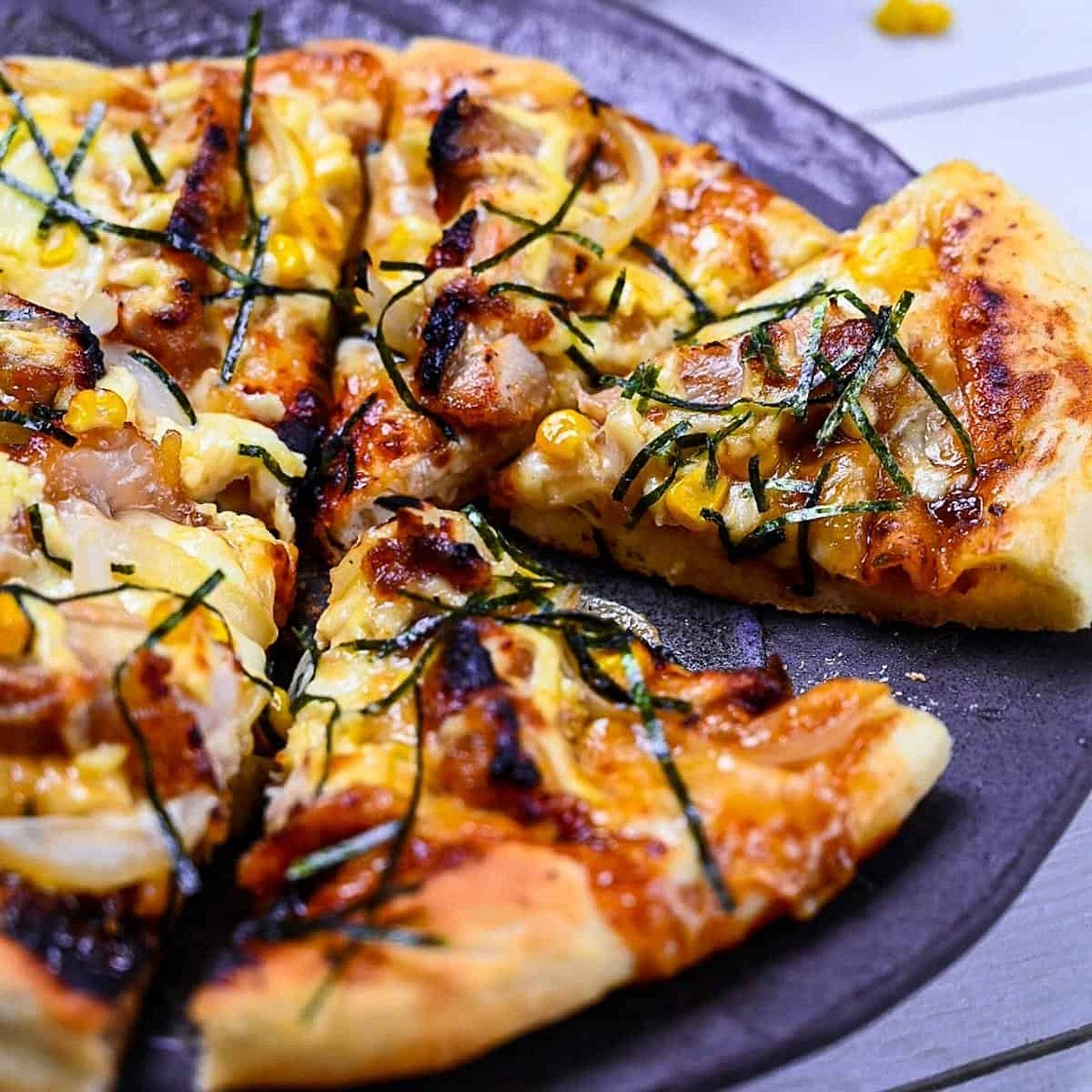 Japanese Teriyaki Chicken Pizza (てりやきチキンピザ)