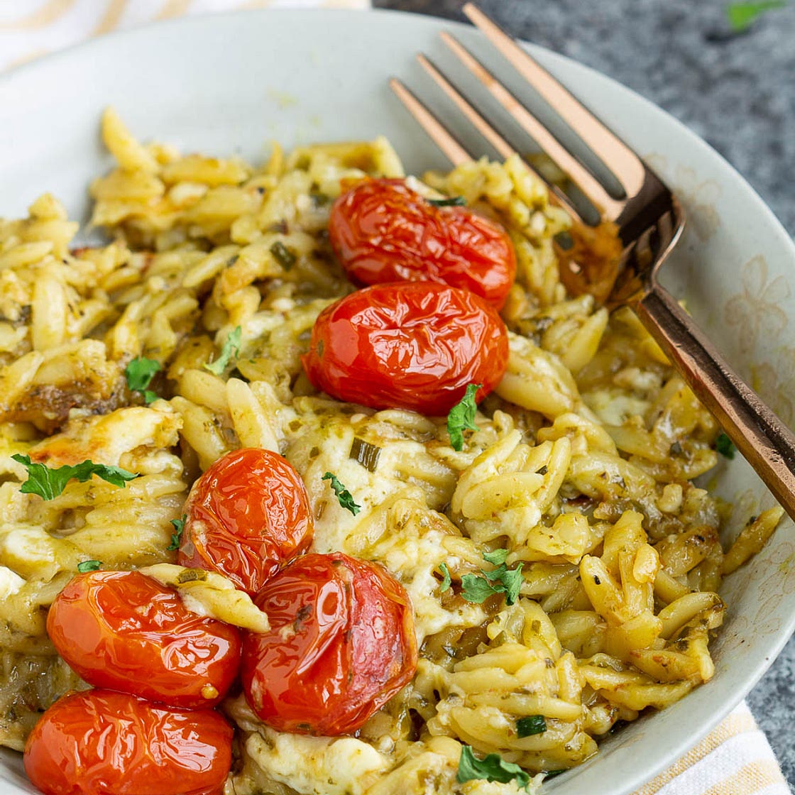 ONE PAN BAKED CAPRESE ORZO