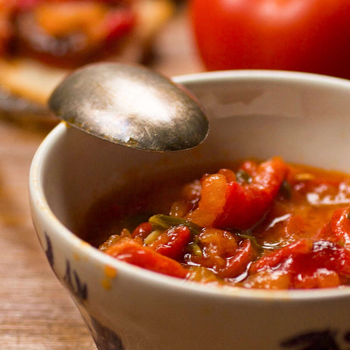 Pindjur (Pinđur) - Balkan Tomato and Red Pepper Spread