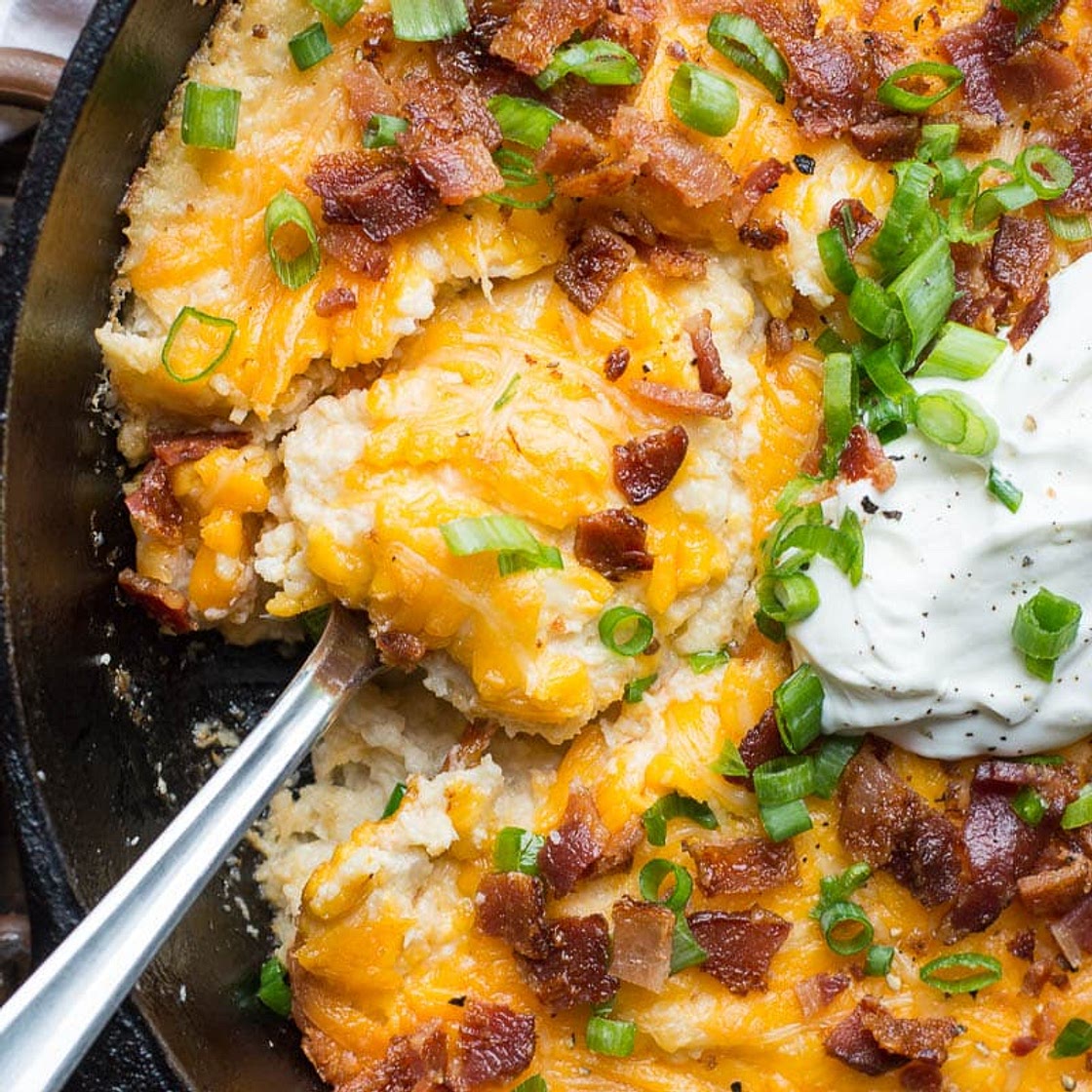 Loaded Bacon Cheddar Cauliflower Casserole (keto + low carb)