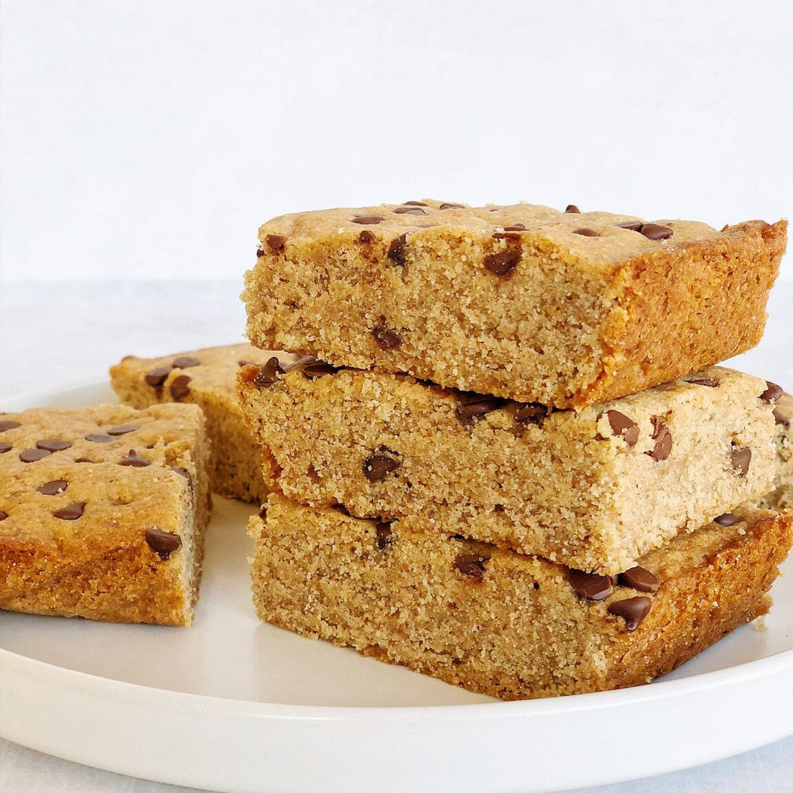 Vegan Blondies with Peanut Butter