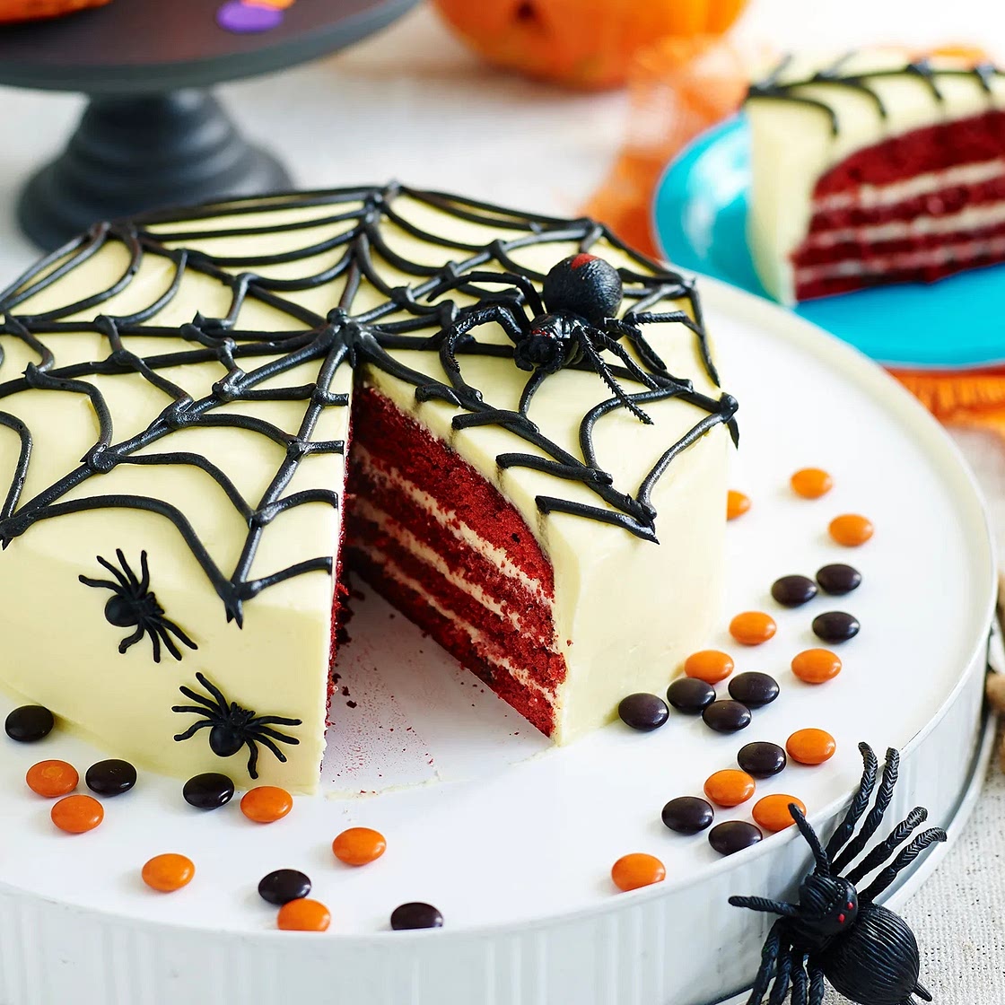 Wacky web halloween cake
