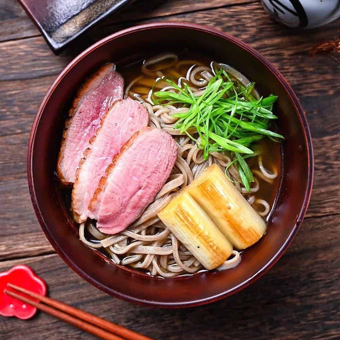 Duck soba noodles soup (kamo nanban soba)