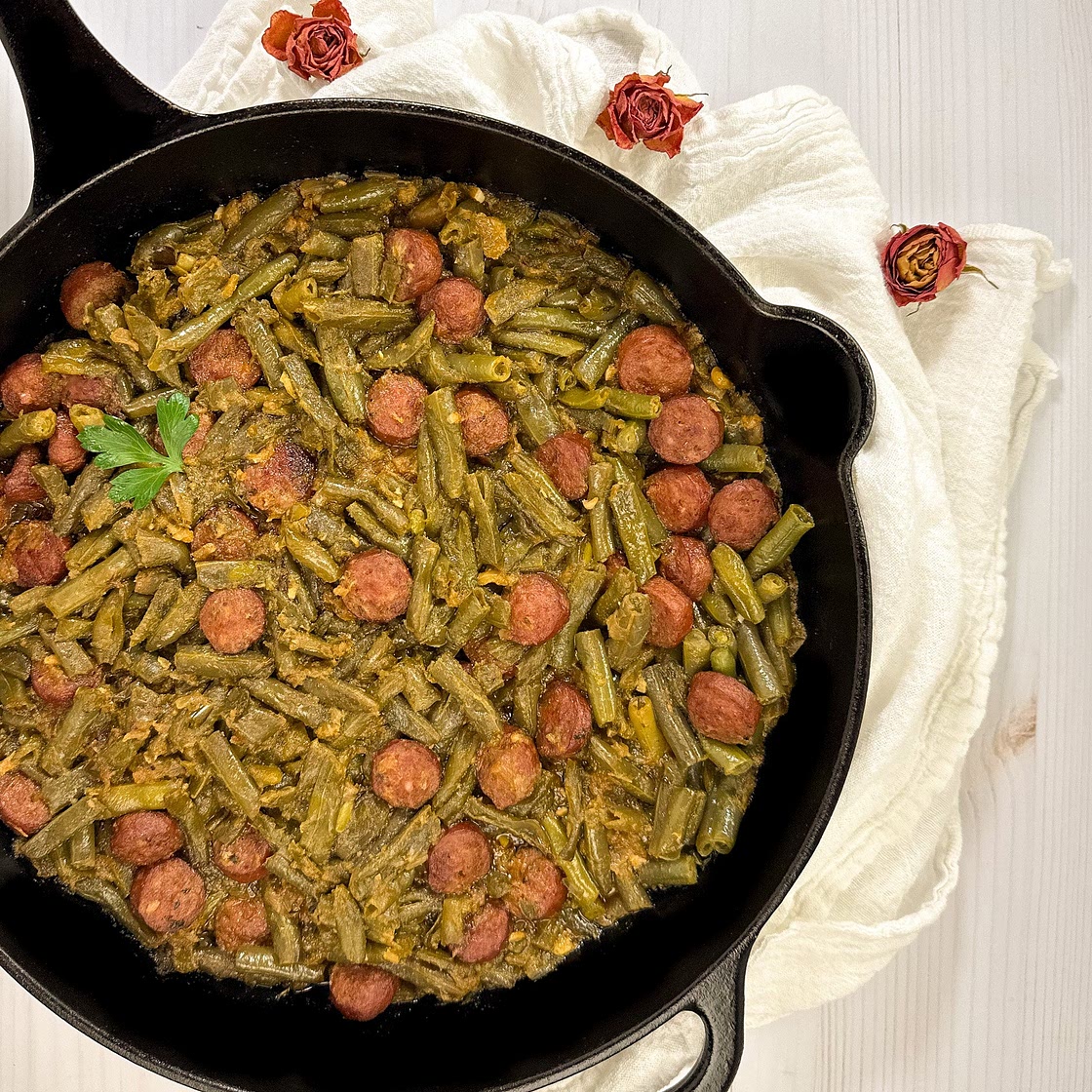 Cajun Smothered Green Beans With Sausage