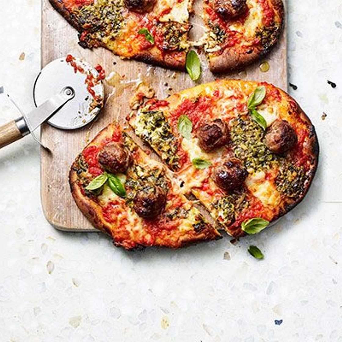 Sausage & pesto pizza
