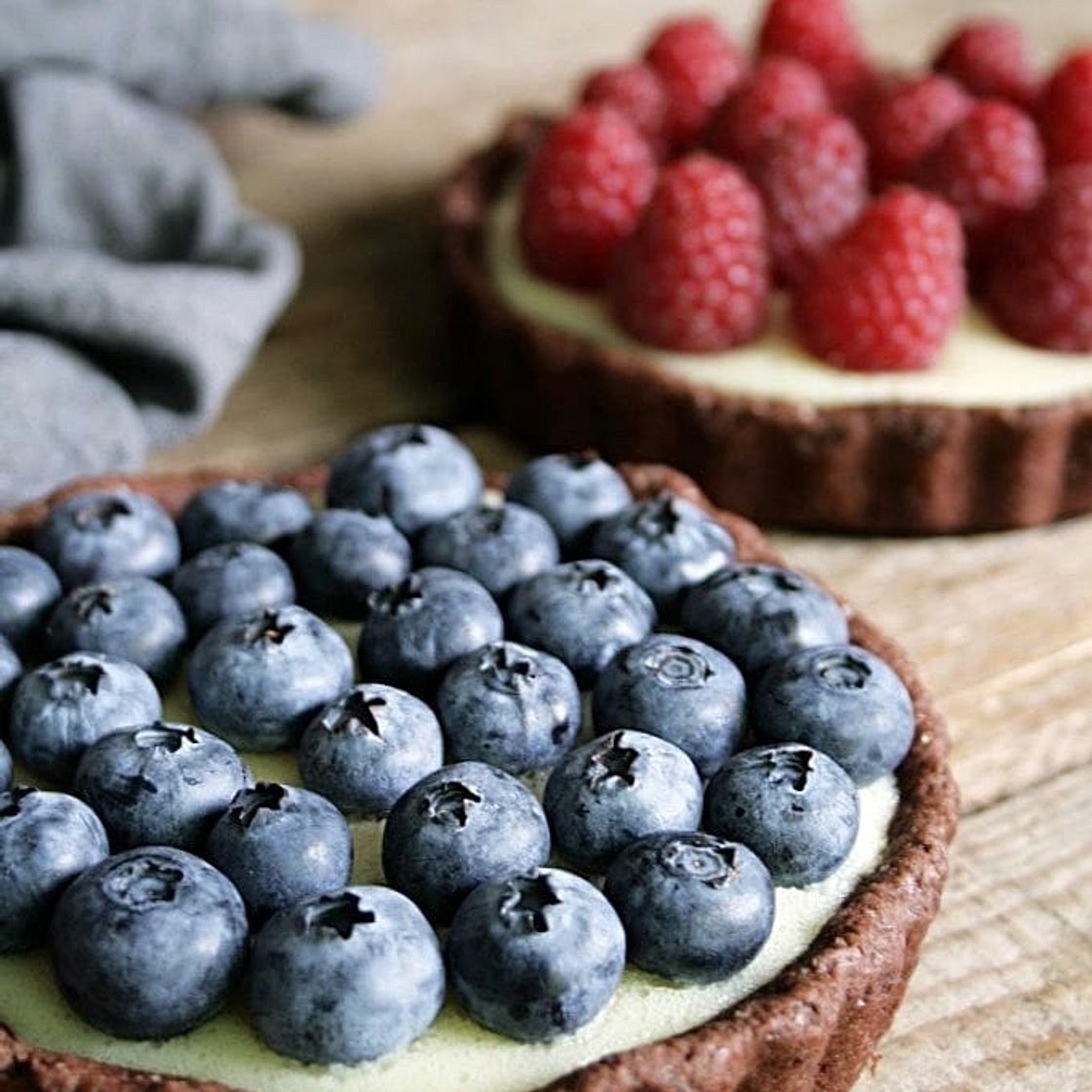 Chocolate Tartlets with Vanilla Pudding and Fresh Berries