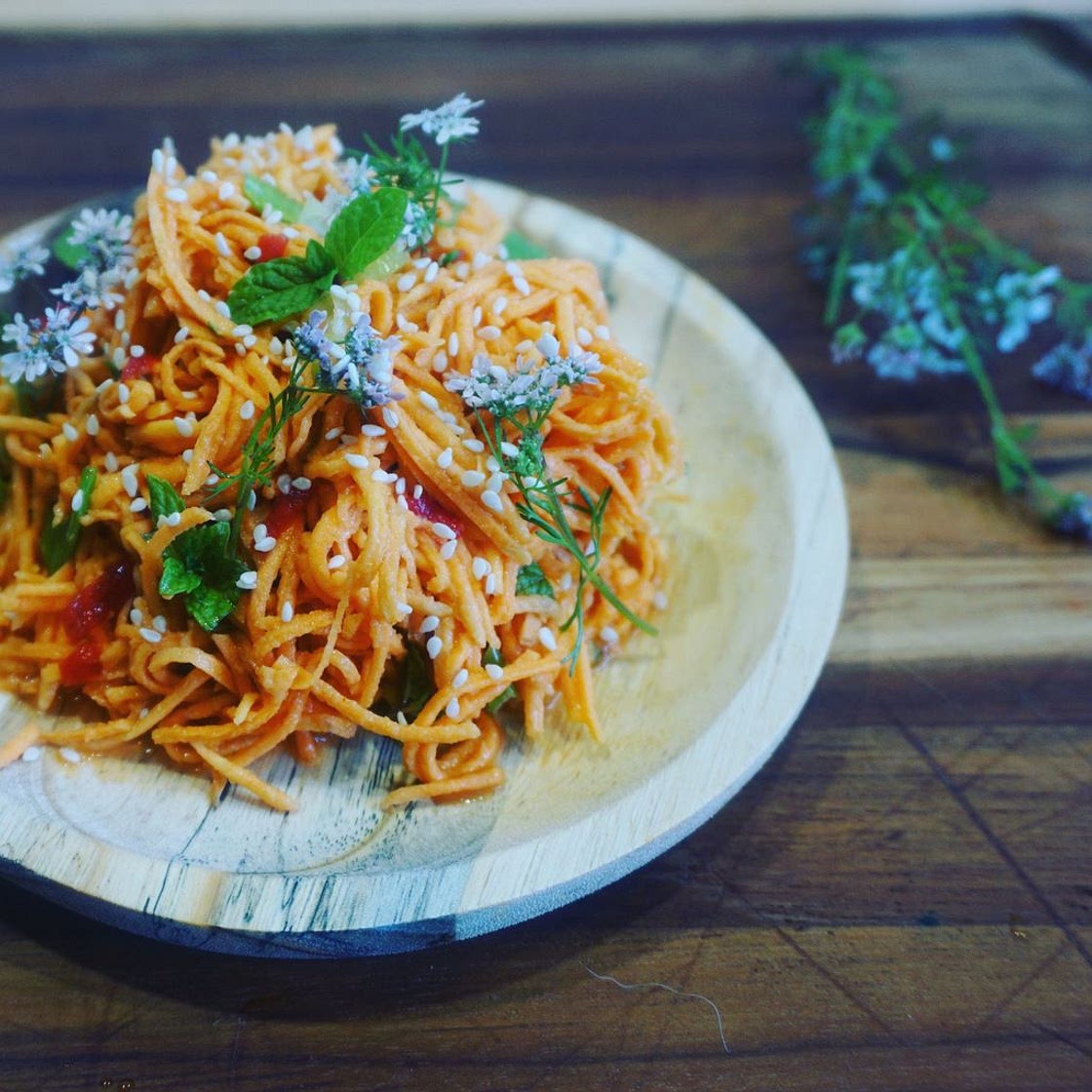 Salade thaï de patate douce crue