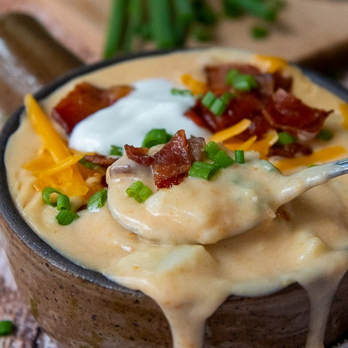 Instant Pot Loaded Baked Potato Soup